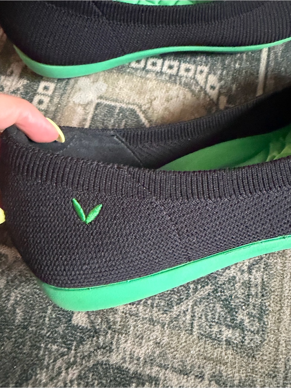 Vivaia Aria Walker flats women’s black knit upper green sole size 8.5 - Picture 3 of 7
